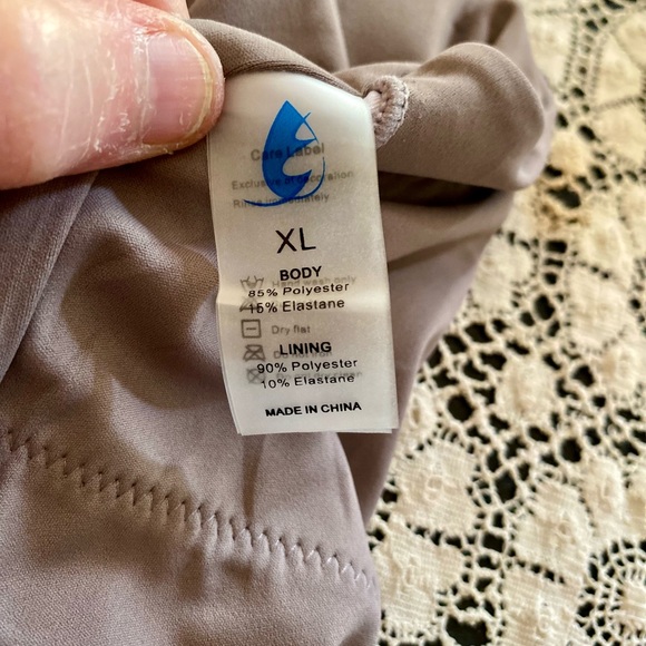 🏖️One Shoulder Cut Out Swim Top🏖️ NEW - Picture 5 of 8